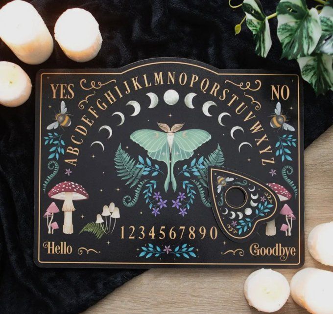 Planche ouija de la forêt sombre