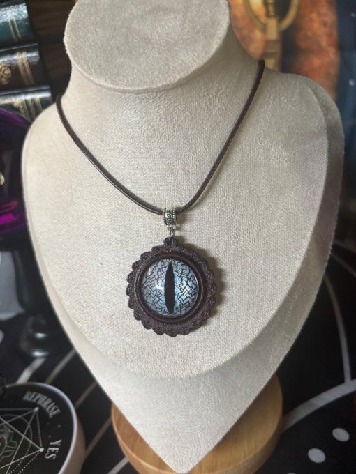 Collier dragon Yong