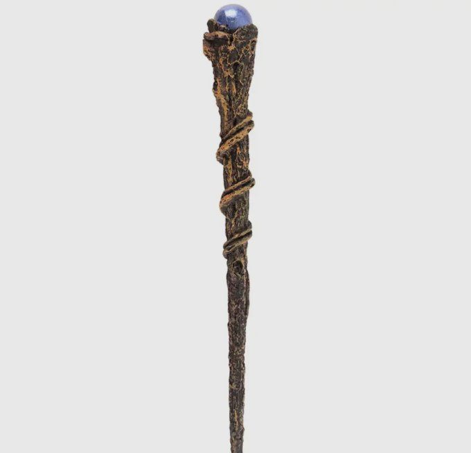 Baguette de sorcière et de sorcier avec sphère violette