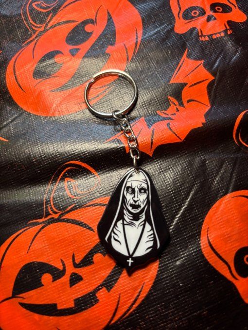Porte clefs la nonne