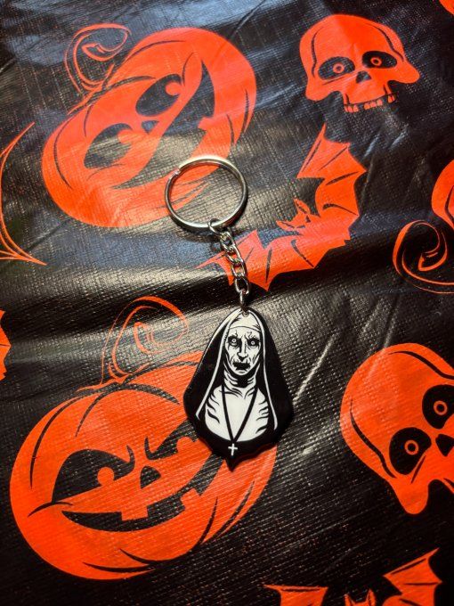 Porte clefs la nonne