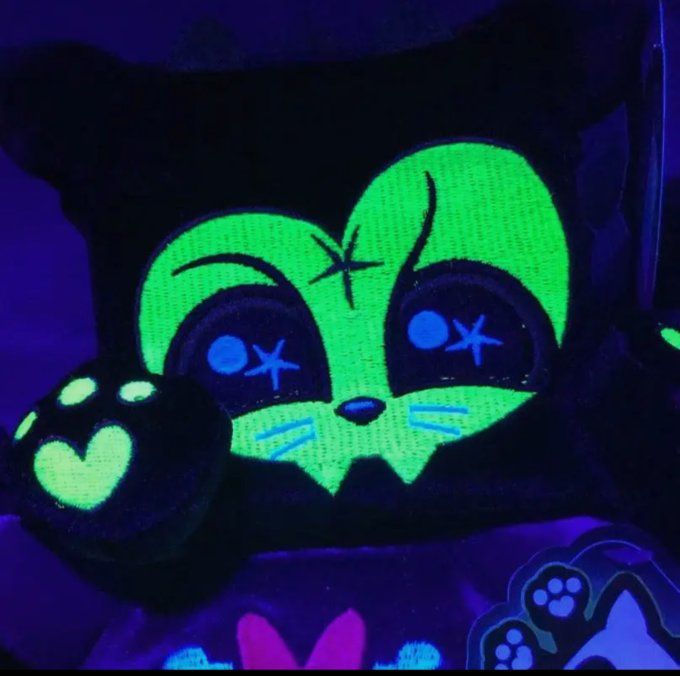 Peluche HEX Glow taille signature